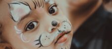 Kinderschminken an Fasching
